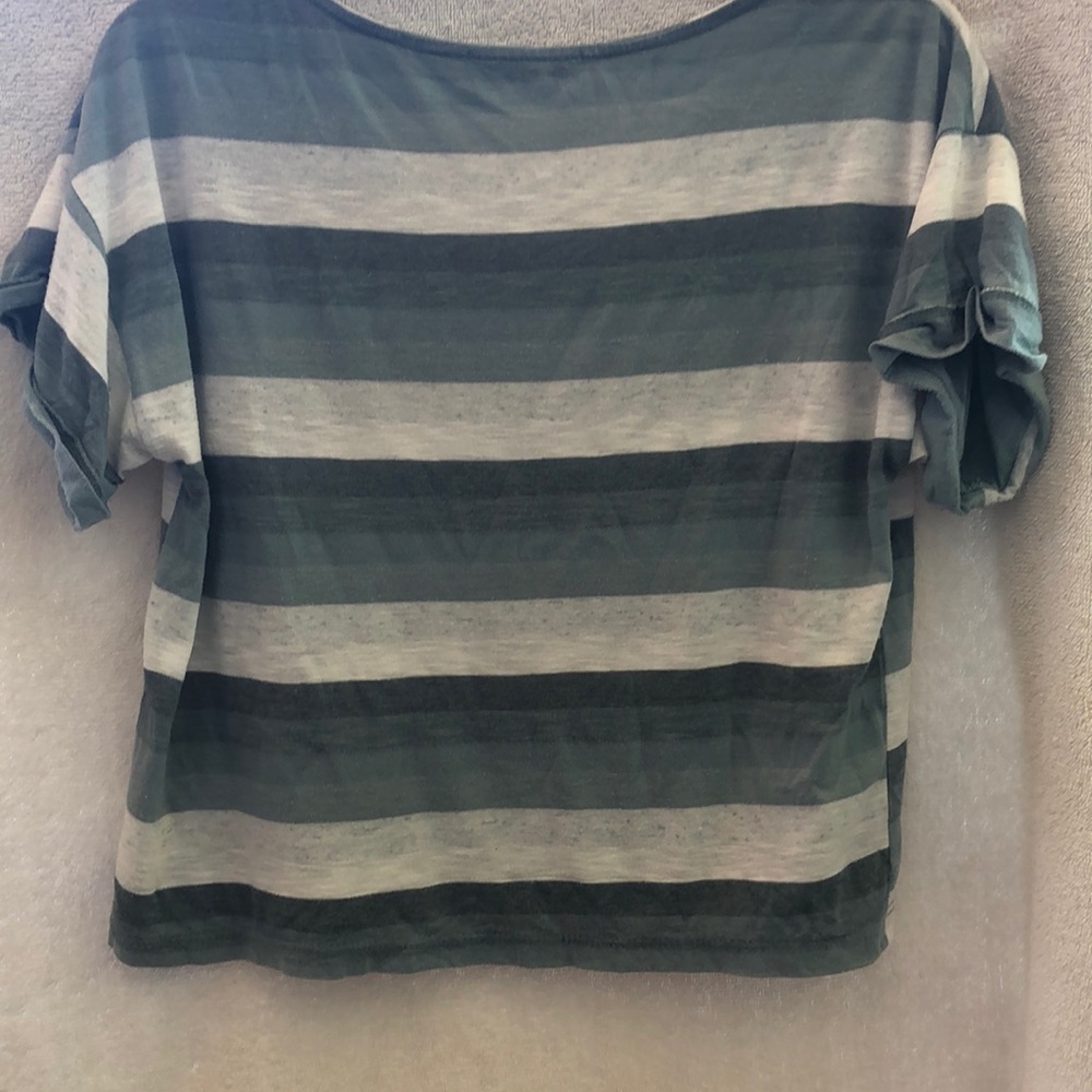 Crop top! - Picture 4 of 4